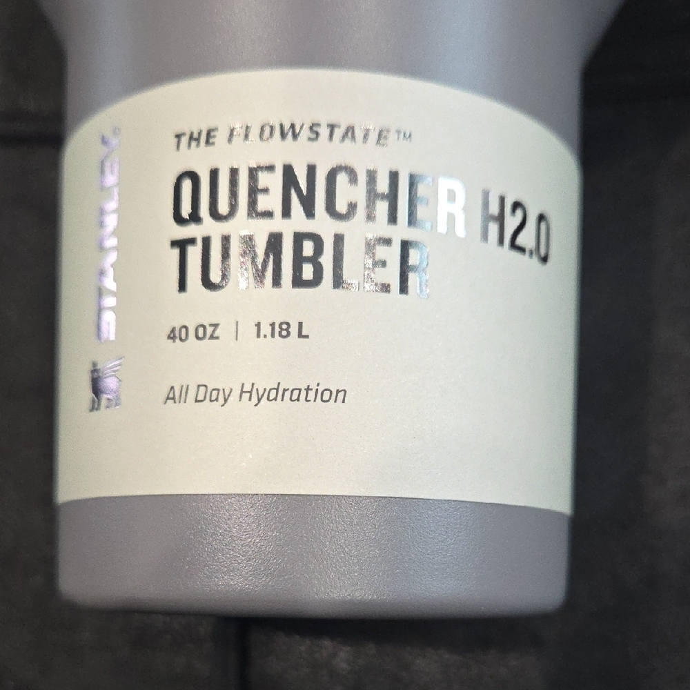 Stanley Gray Quencher H2.0 Tumbler - Picture 2 of 8